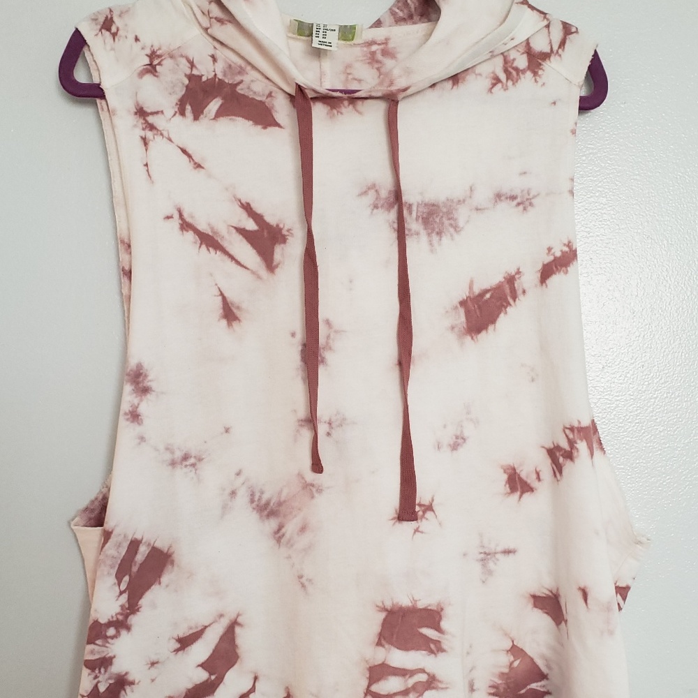 NWOT Forever 21 + Muscle Hoodie